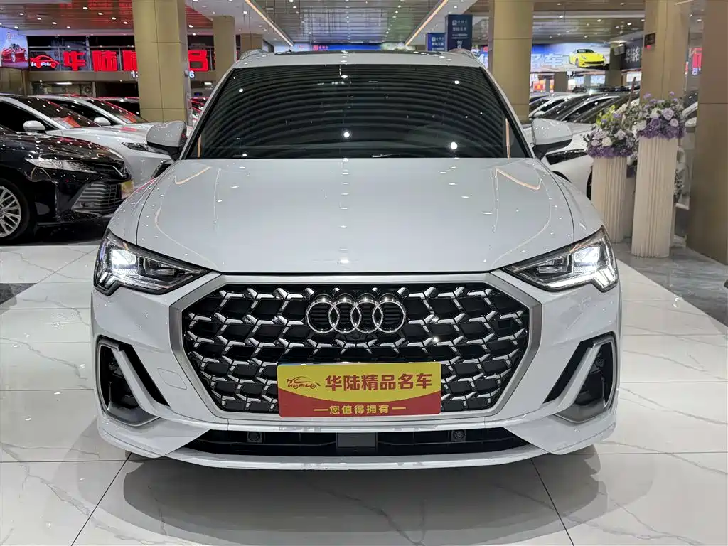 Audi Q3 2024 35 TFSI Fashion Sport фото 2