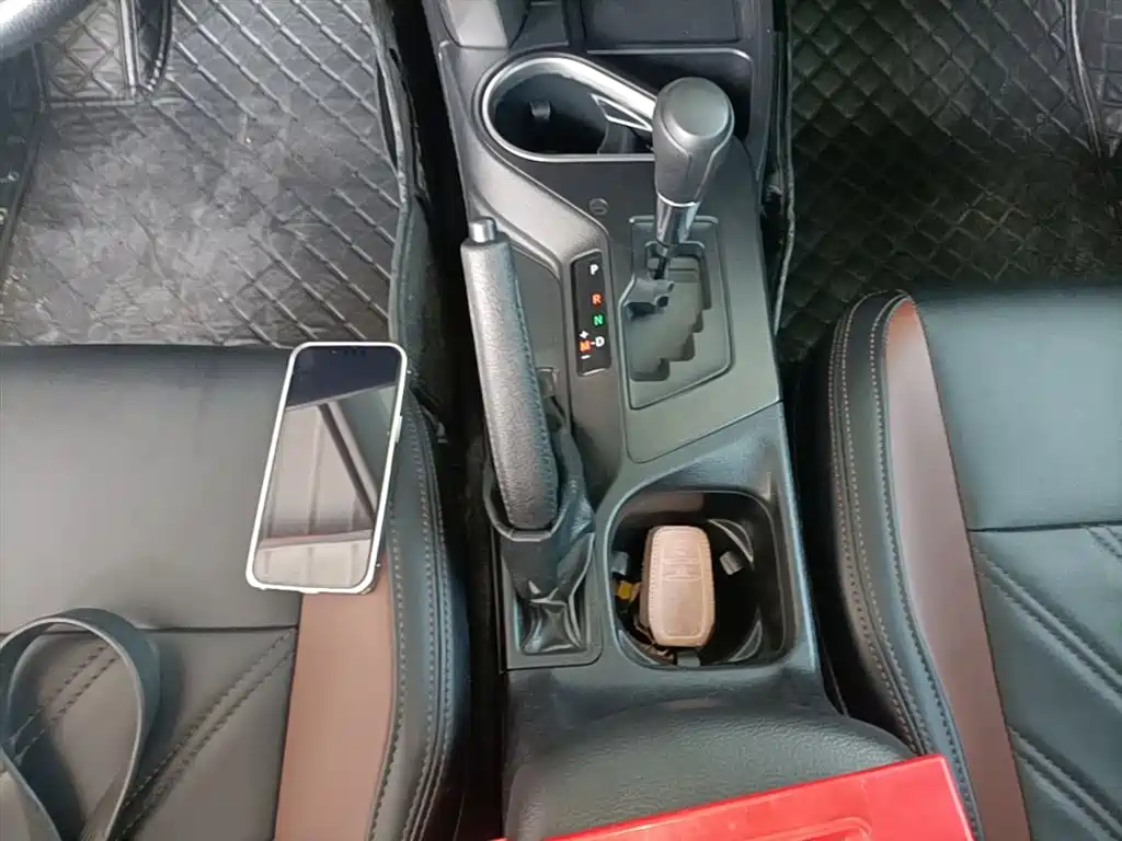 Toyota RAV4 Rongfang 2019 2.0L CVT 2WD Style X Limited Edition China VI фото 14
