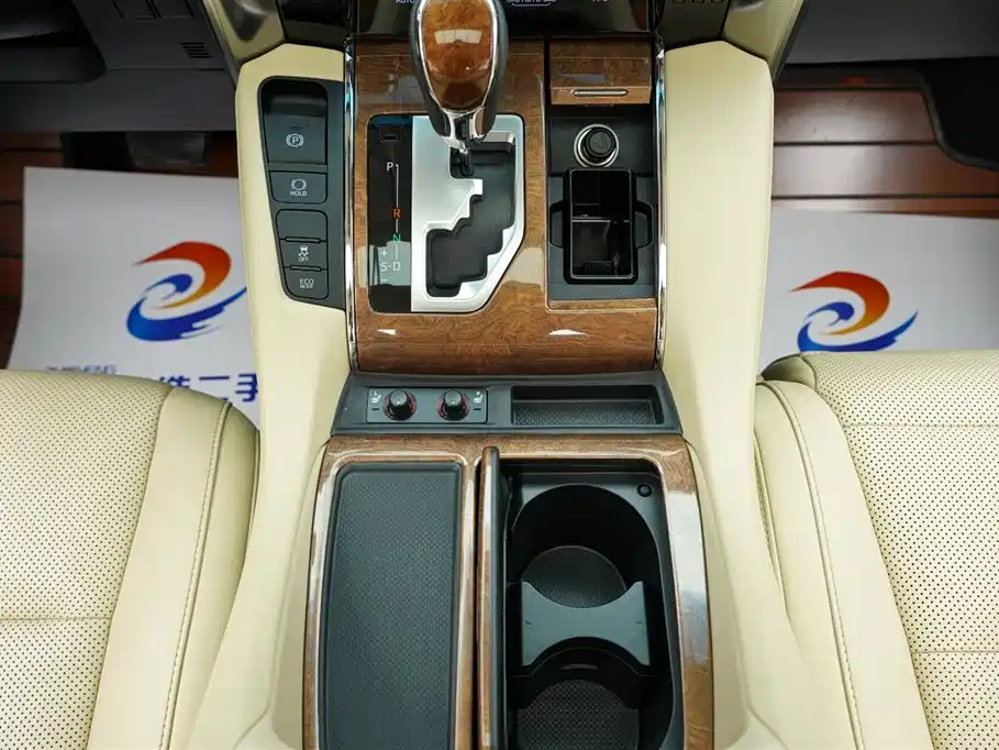 Toyota Alphard 2018 3.5L Premium фото 22