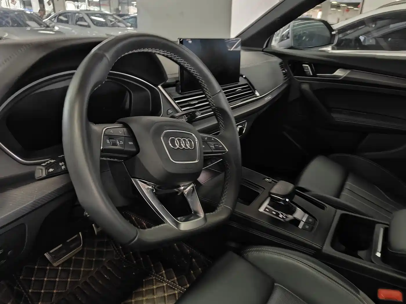 Audi Q5L 2024 Model 40 TFSI Luxury Dynamic фото 12