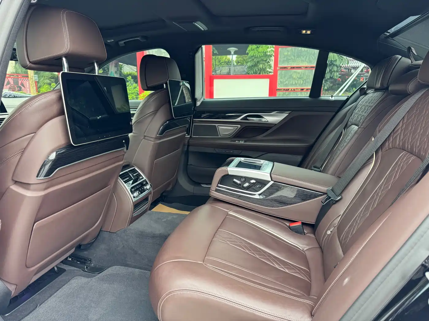 BMW 7 Series 2021 Model 730Li M Sport Package фото 19
