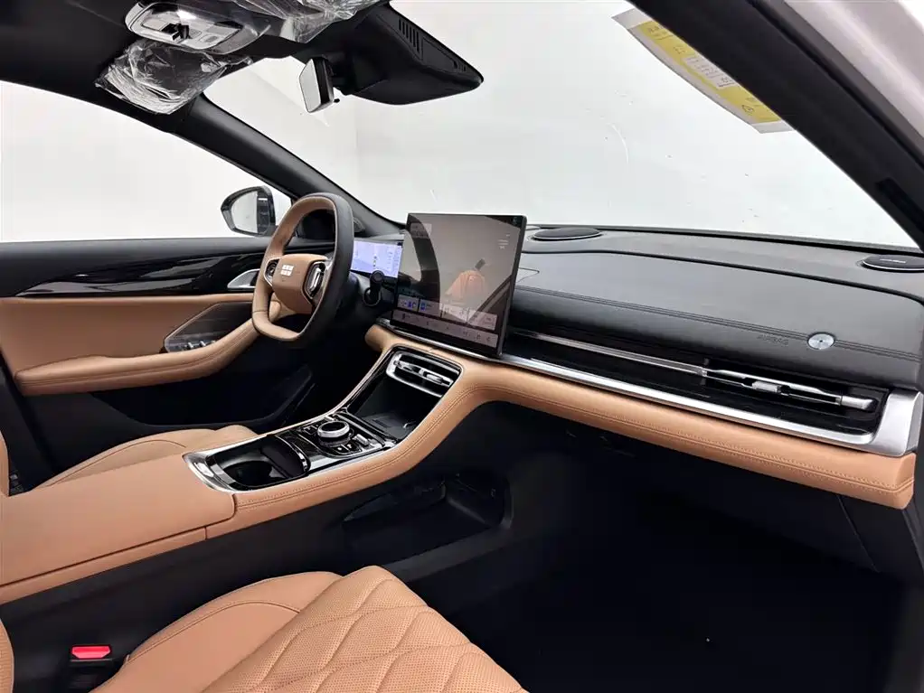 Geely Galaxy Galaxy A7 2025 EM-i 150km Explorer+ Edition фото 11