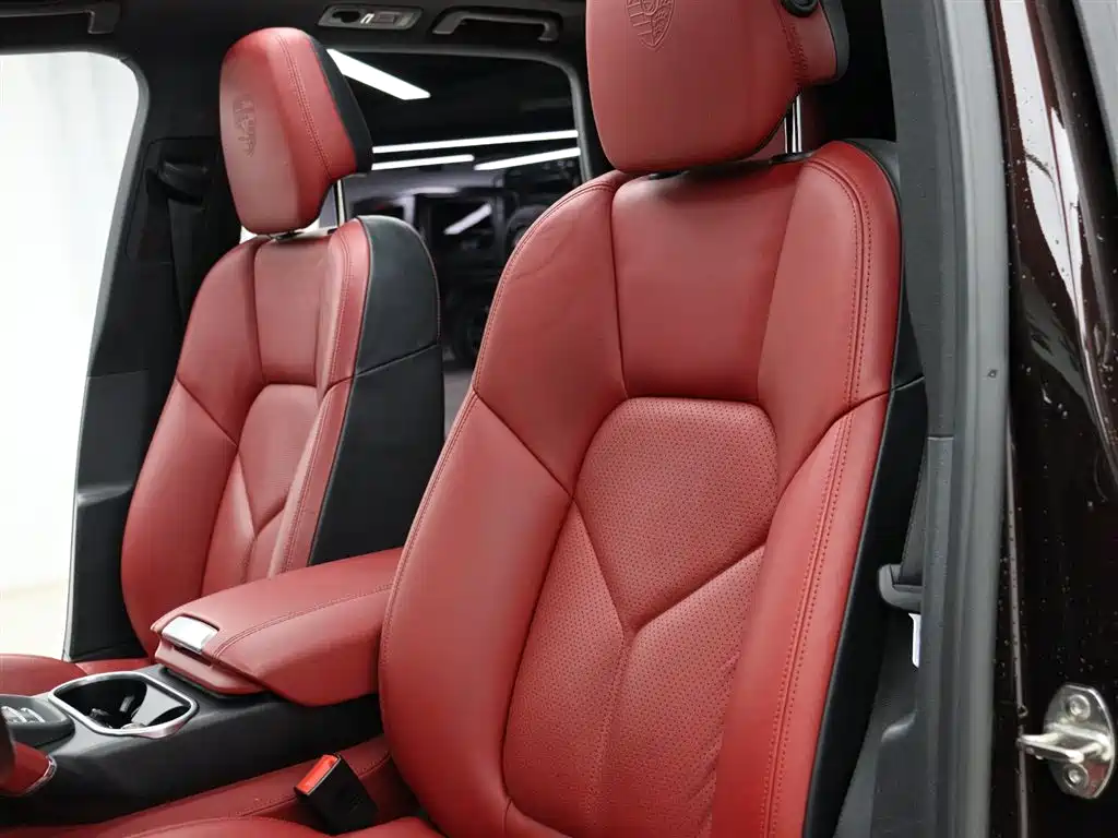 Porsche Cayenne 2014 Cayenne Platinum Edition 3.0T фото 4