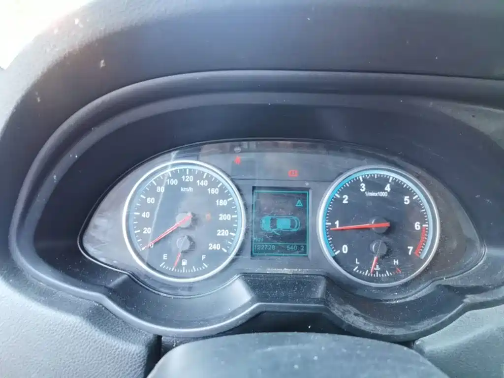 Zhonghua V5 2016 2016 1.5T Manual 2WD Smart Edition