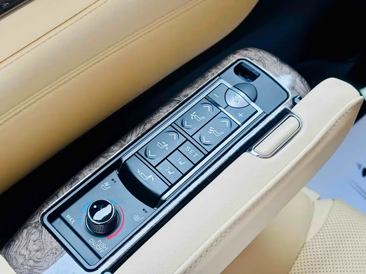 Toyota Alphard 2021 Hybrid 2.5L Premium фото 18