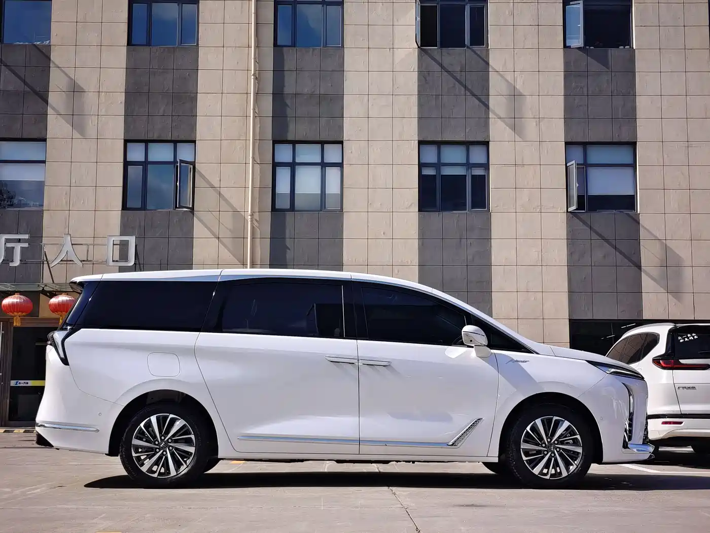 Buick GL8 New Energy 2025 Land Honor NCM фото 4