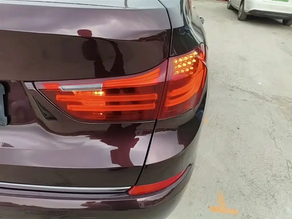 BMW 5 Series GT 2014 528i Luxury фото 8