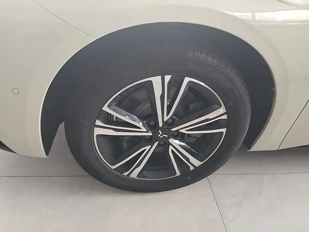Hongqi EH7 2026 2025 690 Smart Selection Edition