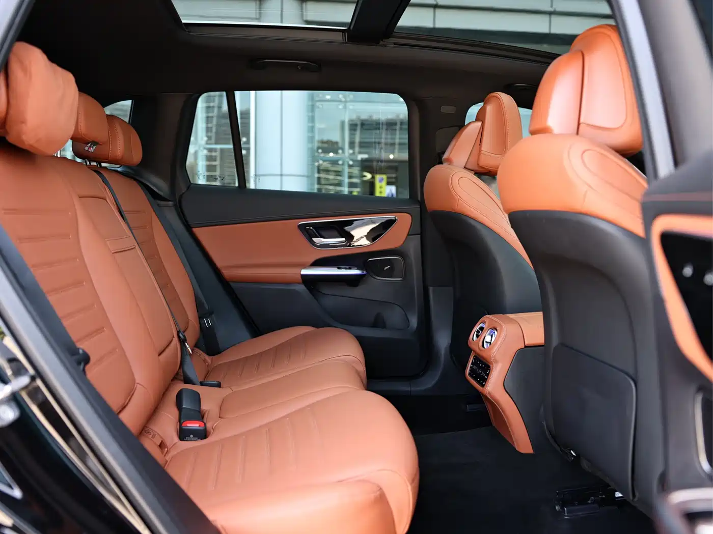 Mercedes-Benz GLC 2024 GLC 300 L 4MATIC Dynamic 5-seater фото 15