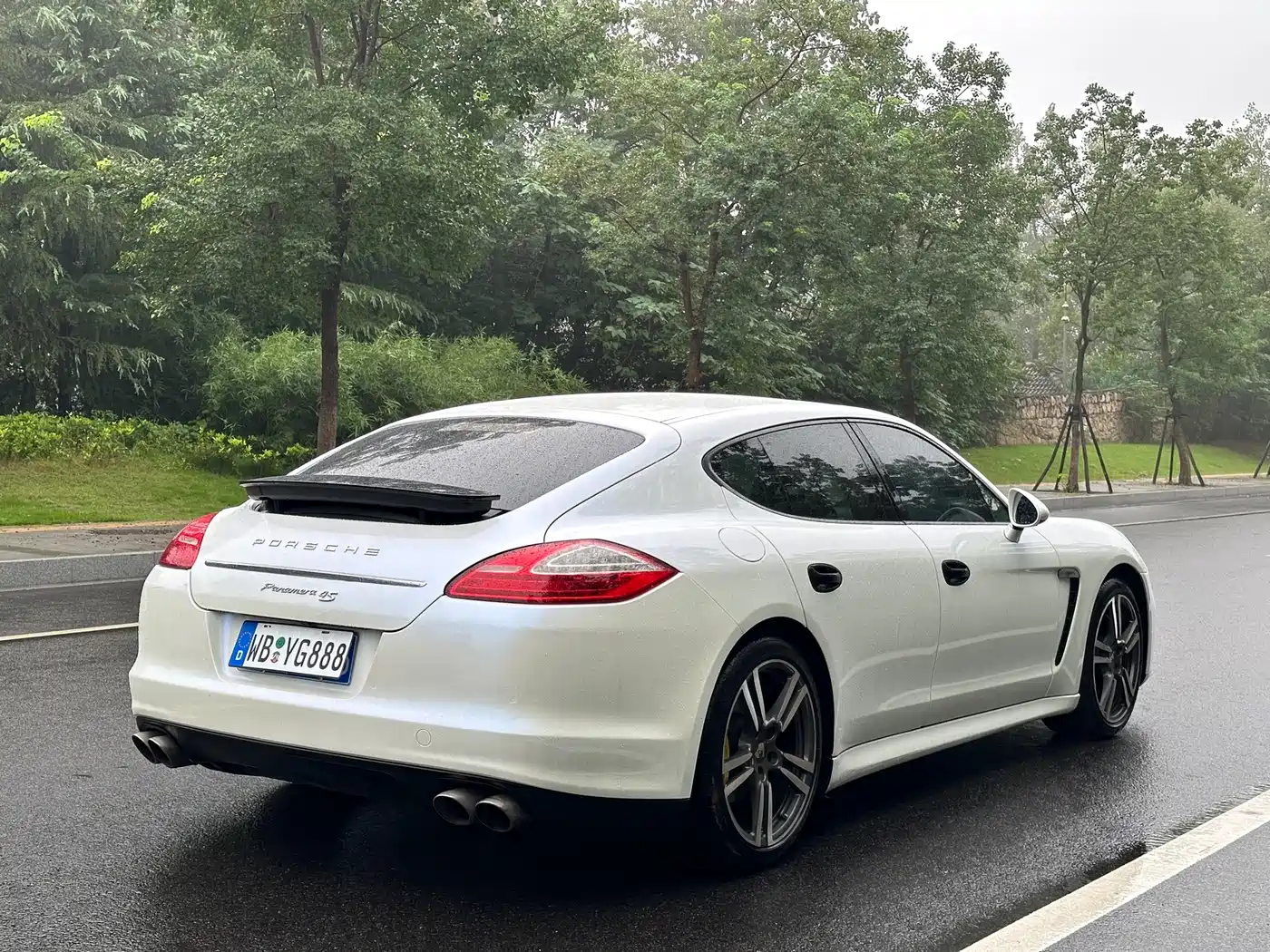 Porsche Panamera 2010 Panamera 4 3.6L фото 4