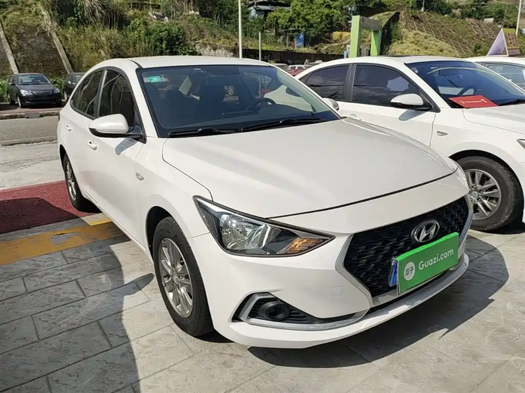 Hyundai Elantra 2018 1.6L Automatic Pleasing Edition GL China VI фото 4