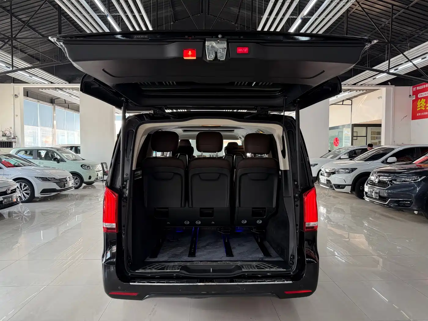 Mercedes-Benz V-Class 2024 2022 V 260 L Long Wheelbase Luxury Edition
