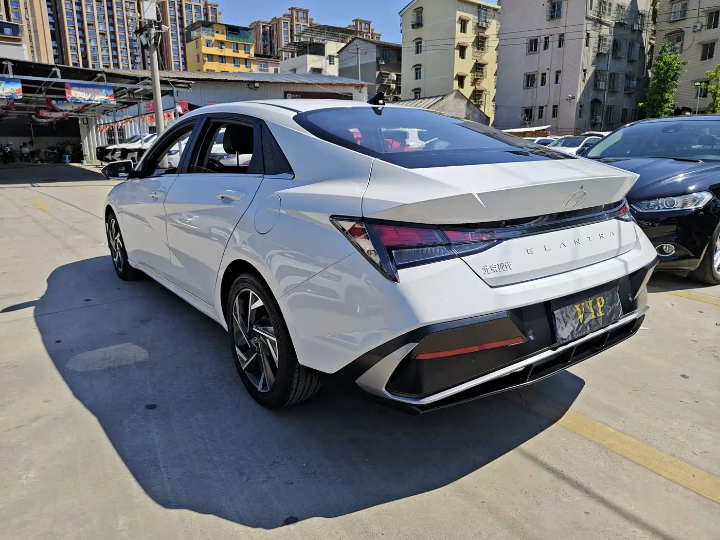 Hyundai Elantra 2023 1.5L CVT GLX Elite Edition фото 4