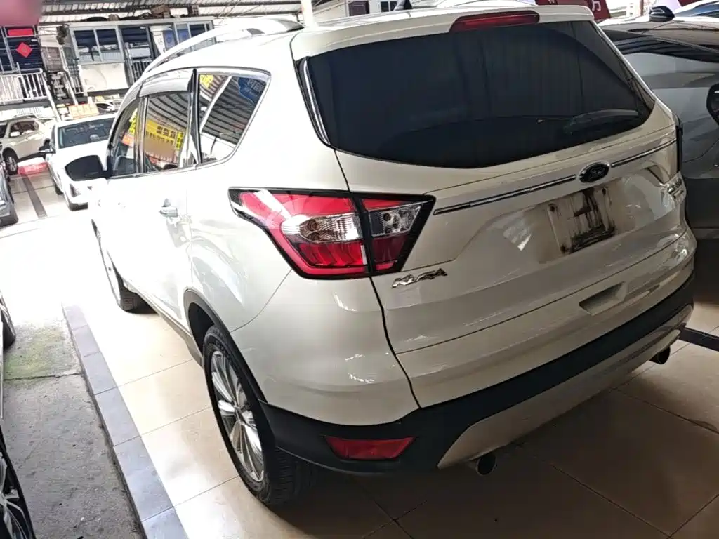 Photo 5 - Ford Kuga
