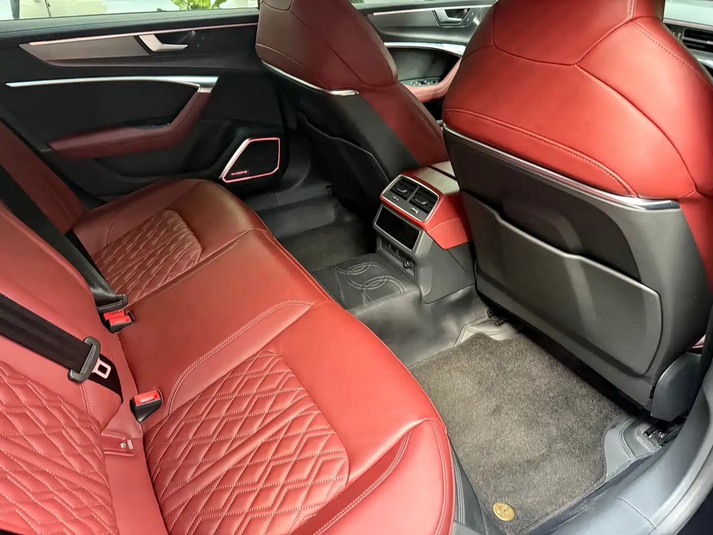 Photo 13 - Audi A7L