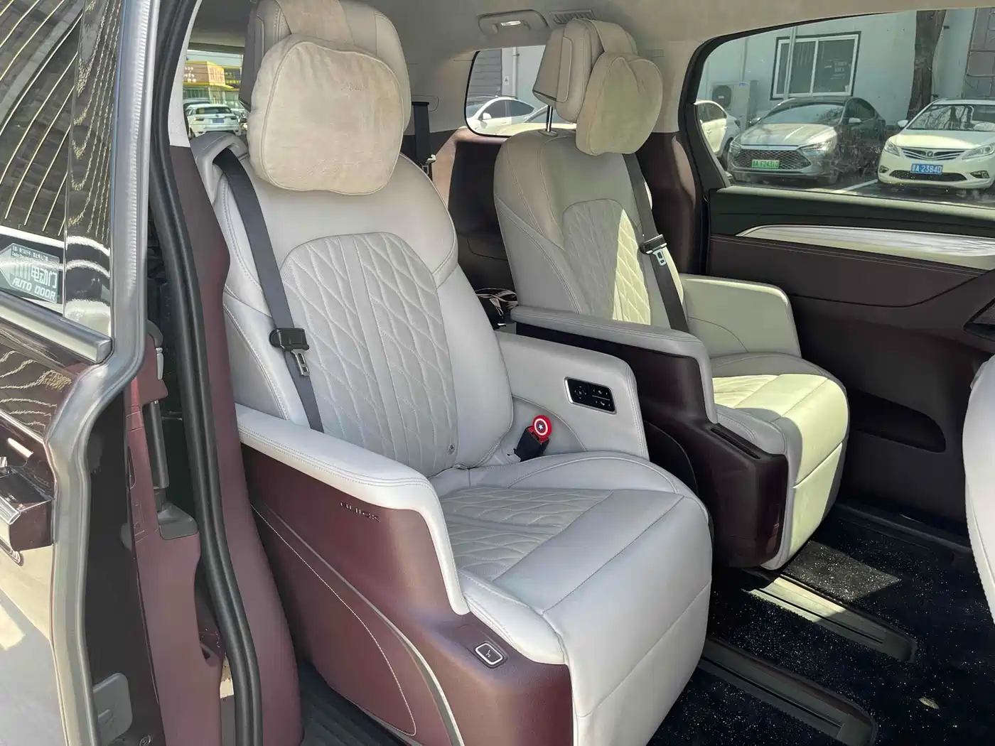 Buick GL8 2022 Avenir Avia 6-Seater Virtue Edition фото 15