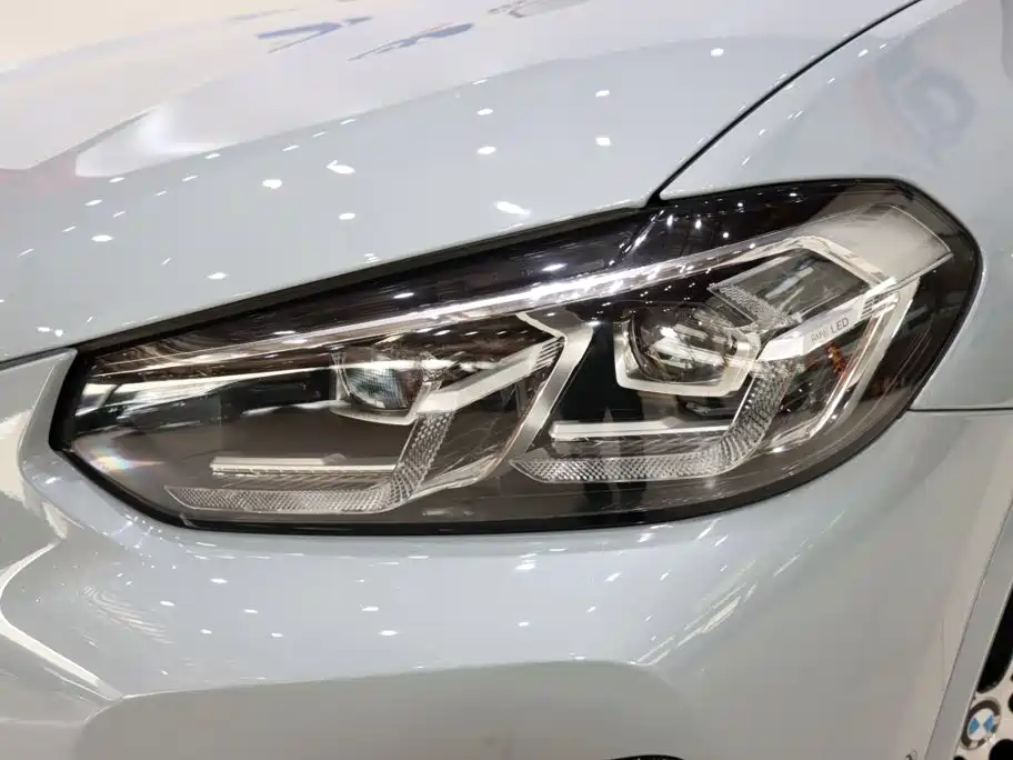 Photo 18 - BMW X4