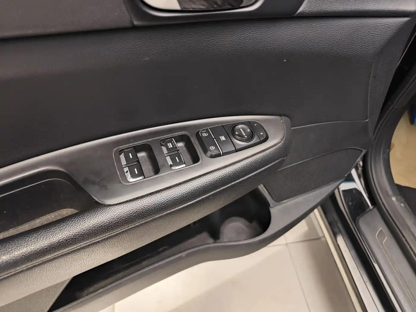 Kia K5 2016 2.0L Hybrid GLS фото 10