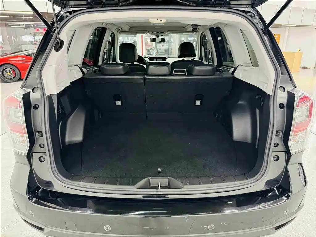 Subaru Forester 2016 2.5i Prestige Navigation Edition фото 19