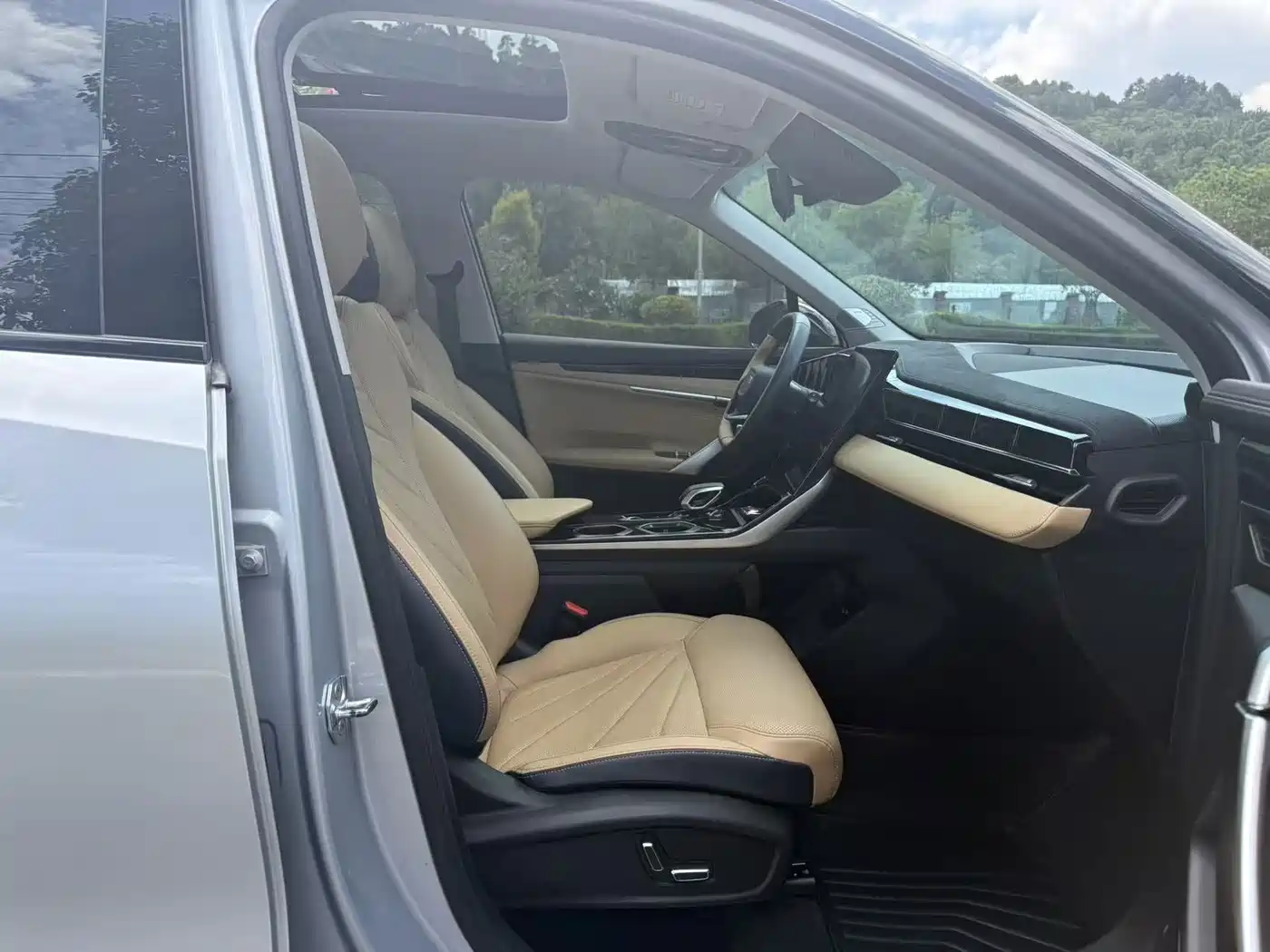 Geely Boyue L 2022 2023 1.5TD DCT Premium