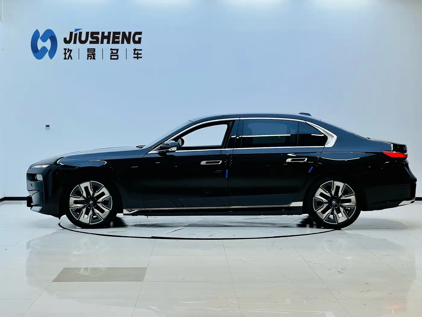 BMW 7 Series 2023 Model 740Li Leading Luxury Package фото 3