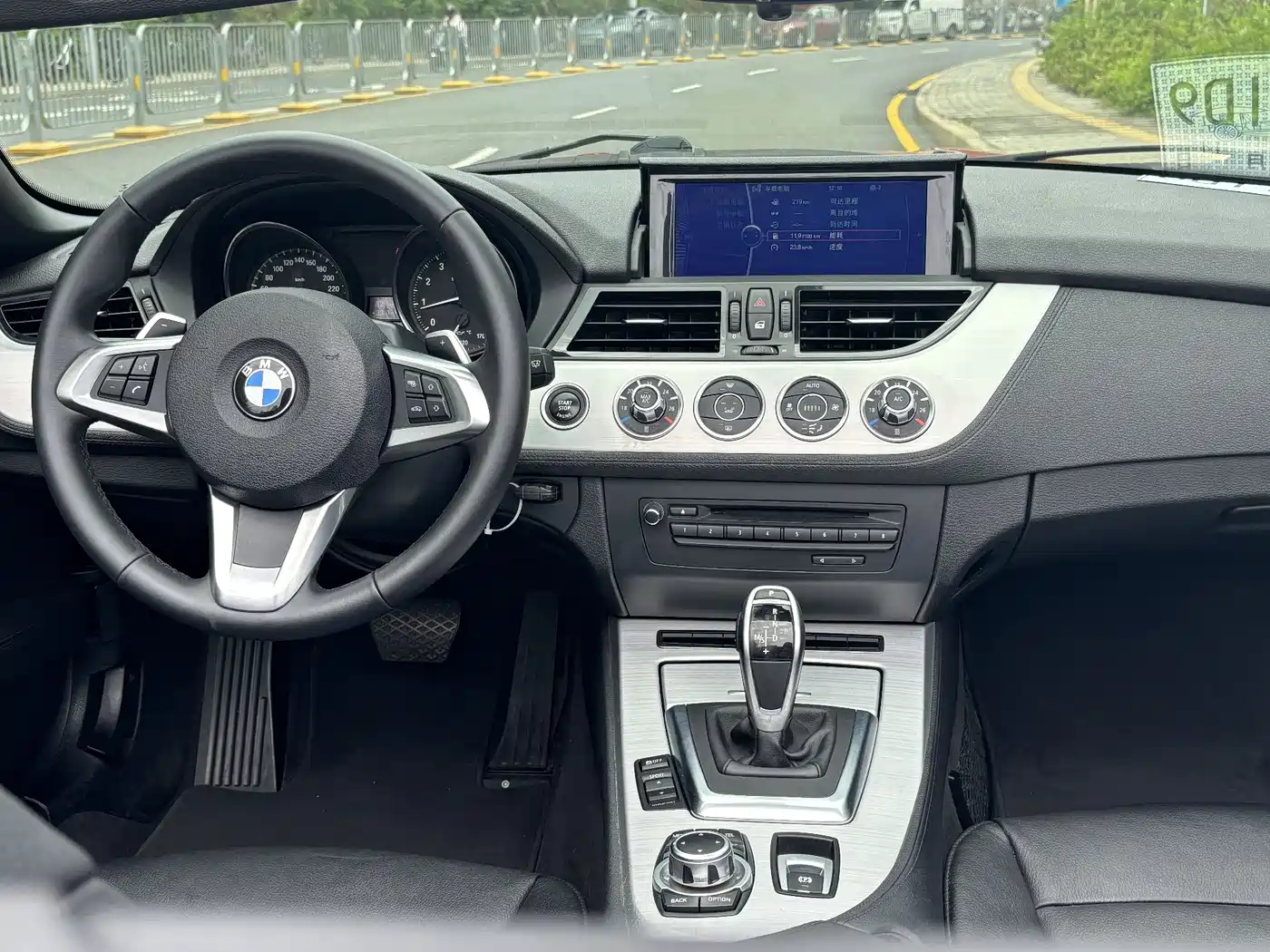 BMW Z4 2013 sDrive20i Leading фото 9