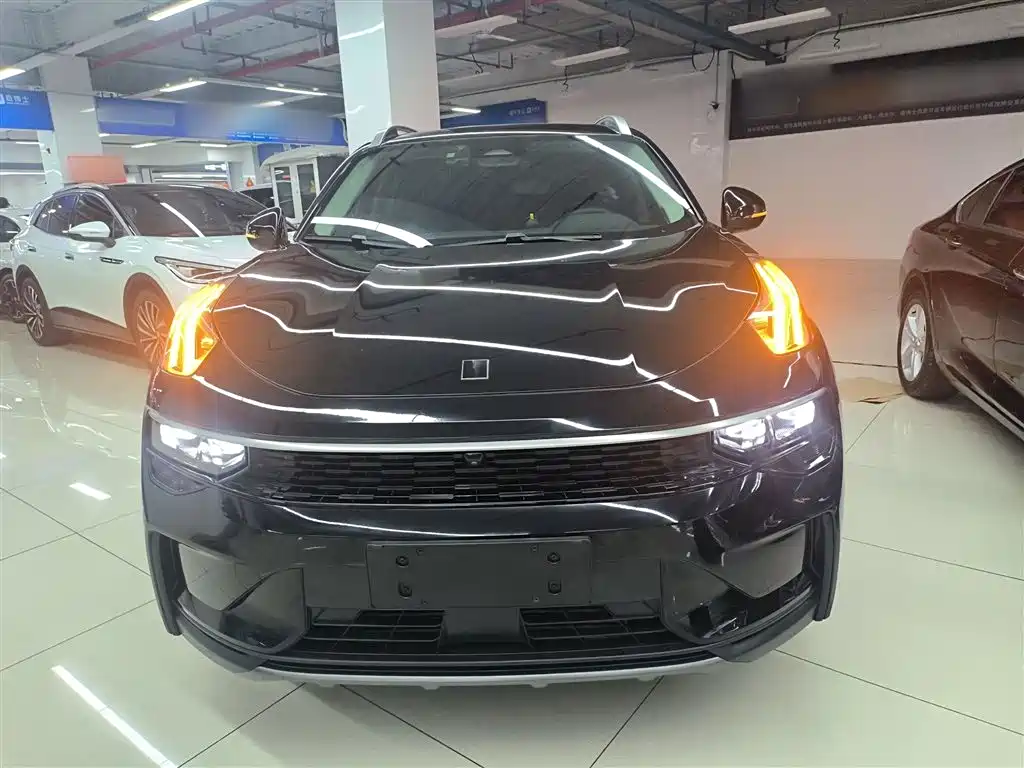 Lynk & Co 01 2023 2.0TD 2WD Pro фото 3