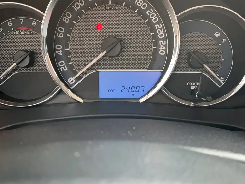 Toyota Corolla 2017 Facelift 1.6L S-CVT GL фото 6