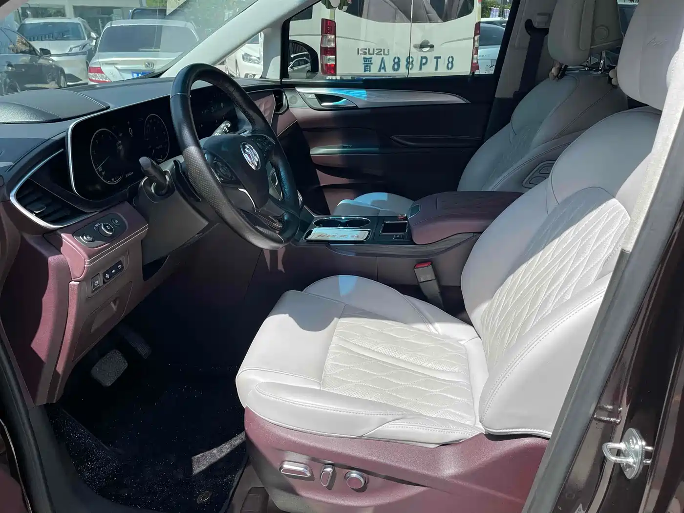 Buick GL8 2022 Avenir Avia 6-Seater Virtue Edition фото 4