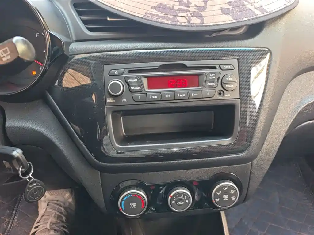 Kia K2 2015 Hatchback 1.4L AT GLS Cool Edition фото 13