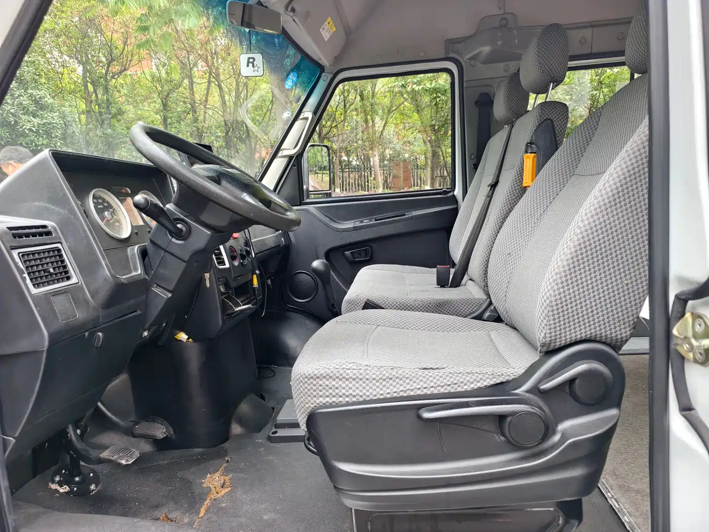 Iveco Daily 2018 2017 Model 2.5T A35 Bus 5-7 Seats 47Z5