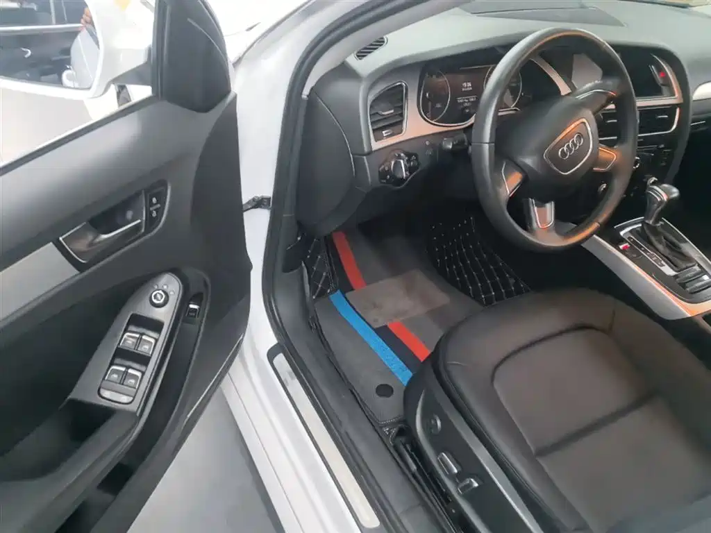 Audi A4L 2015 30 TFSI Auto Comfort фото 16