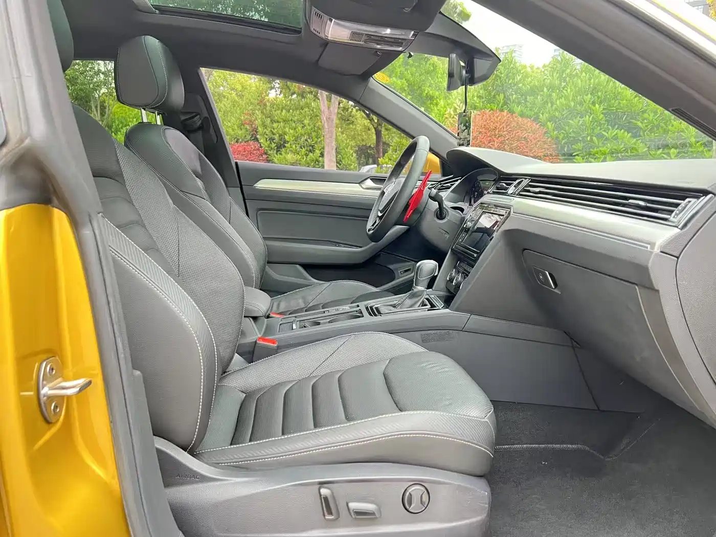 Volkswagen FAW-Volkswagen CC 2019 330TSI Charming Appearance (China V) фото 6