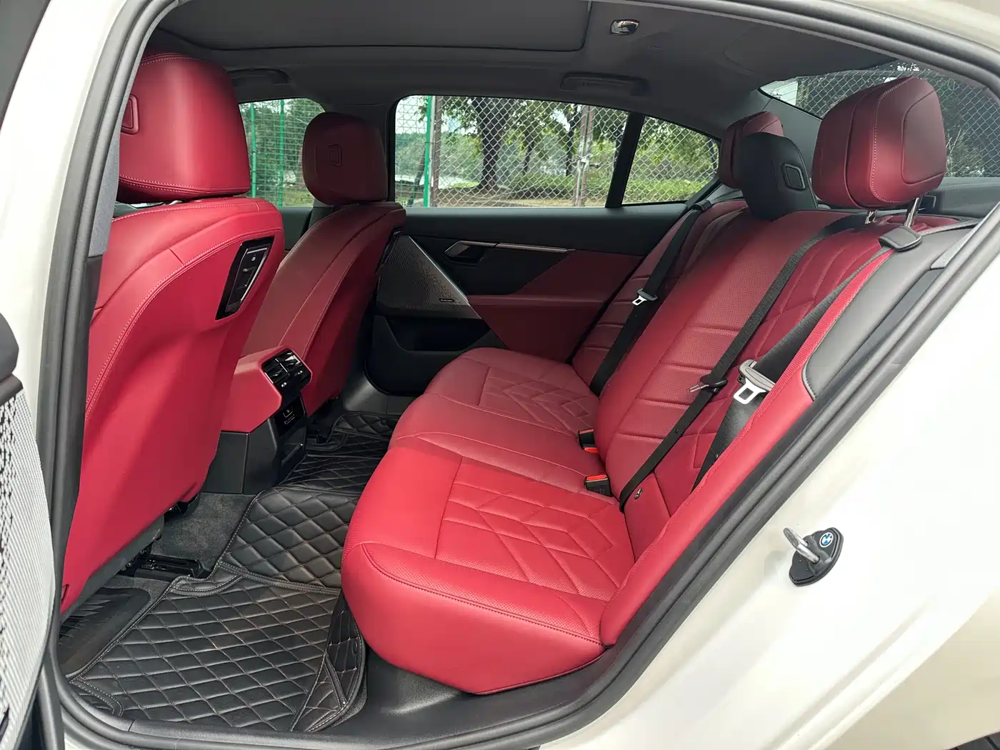 BMW 5 Series 2024 530Li Leading Model Luxury Package фото 13