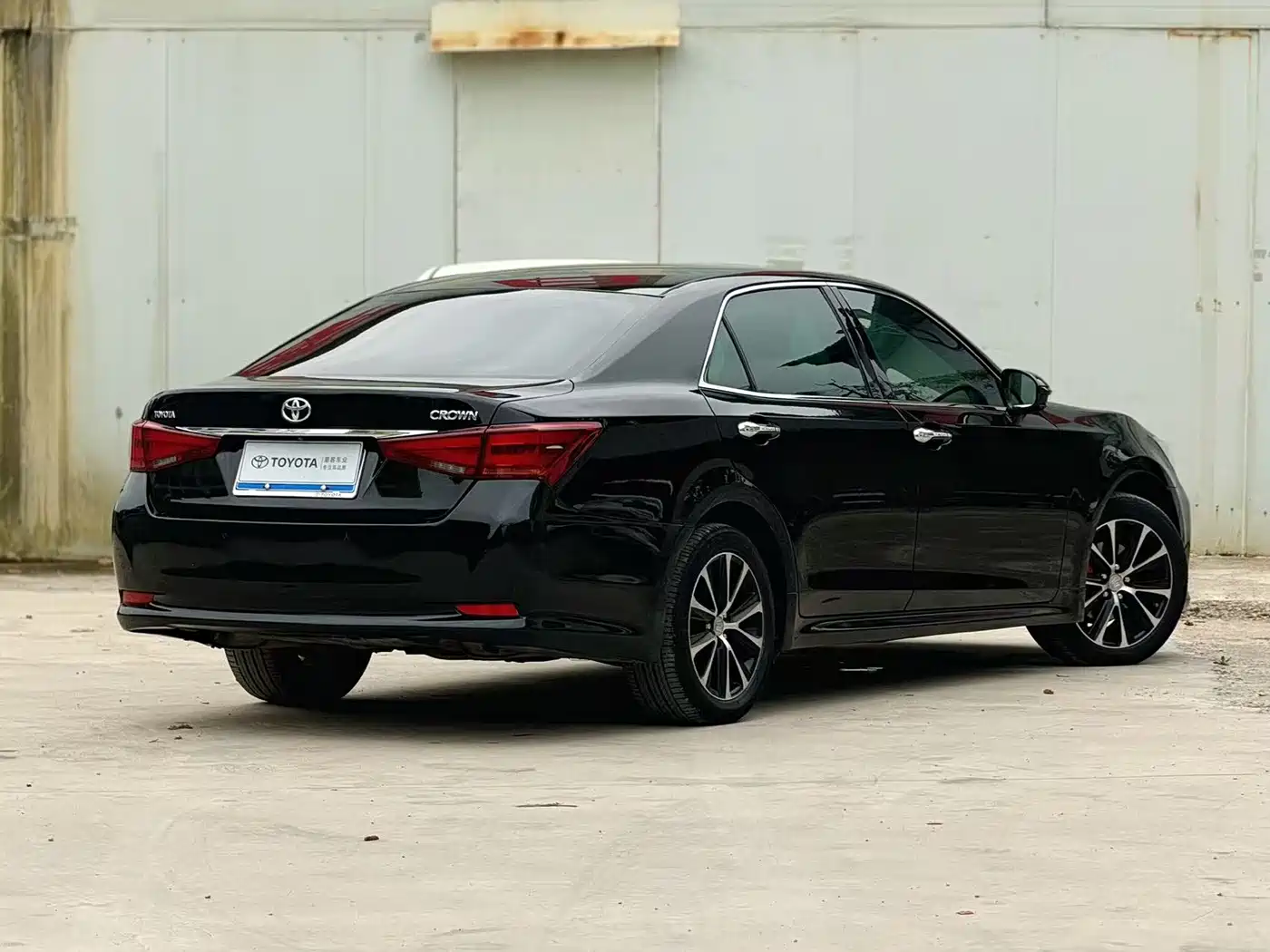 Toyota Crown 2015 2.0T Fashion фото 3