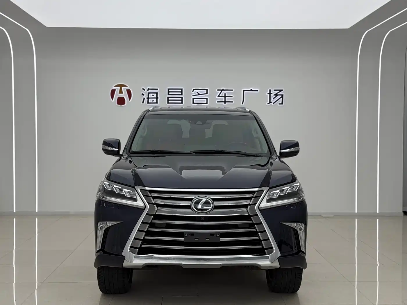 Lexus LX 2017 570 Prestige Luxury фото 2