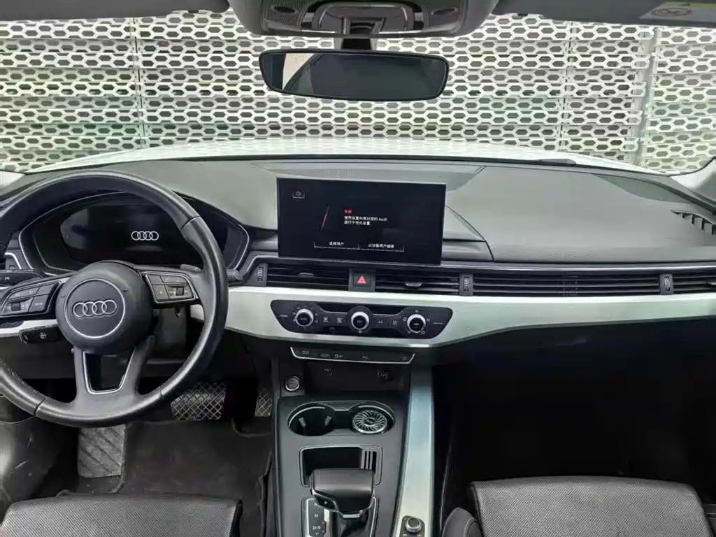 Audi A4L 2024 40 TFSI Fashion Dynamic фото 3