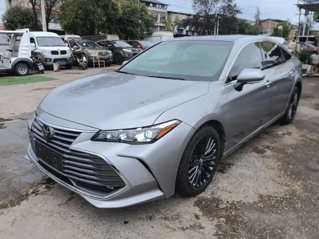 Фото 2 - Toyota Avalon