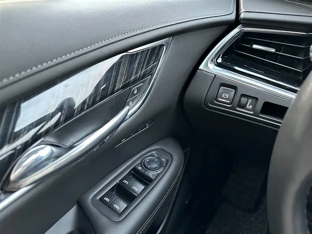 Cadillac XT6 2022 2.0T 6-Seater 4WD Luxury 120th Anniversary Limited Edition фото 23