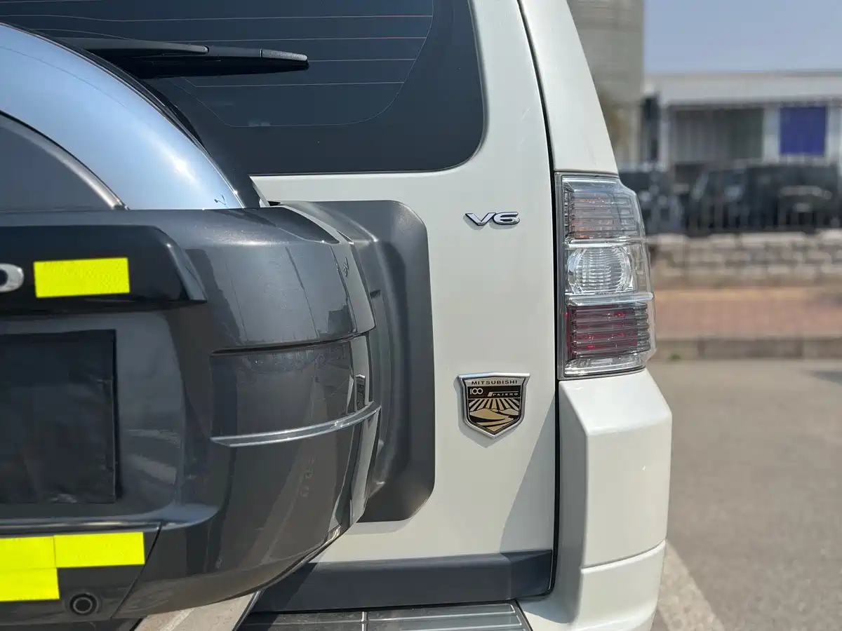 Mitsubishi Pajero (Import) 2019 3.0L Auto Standard Version фото 8