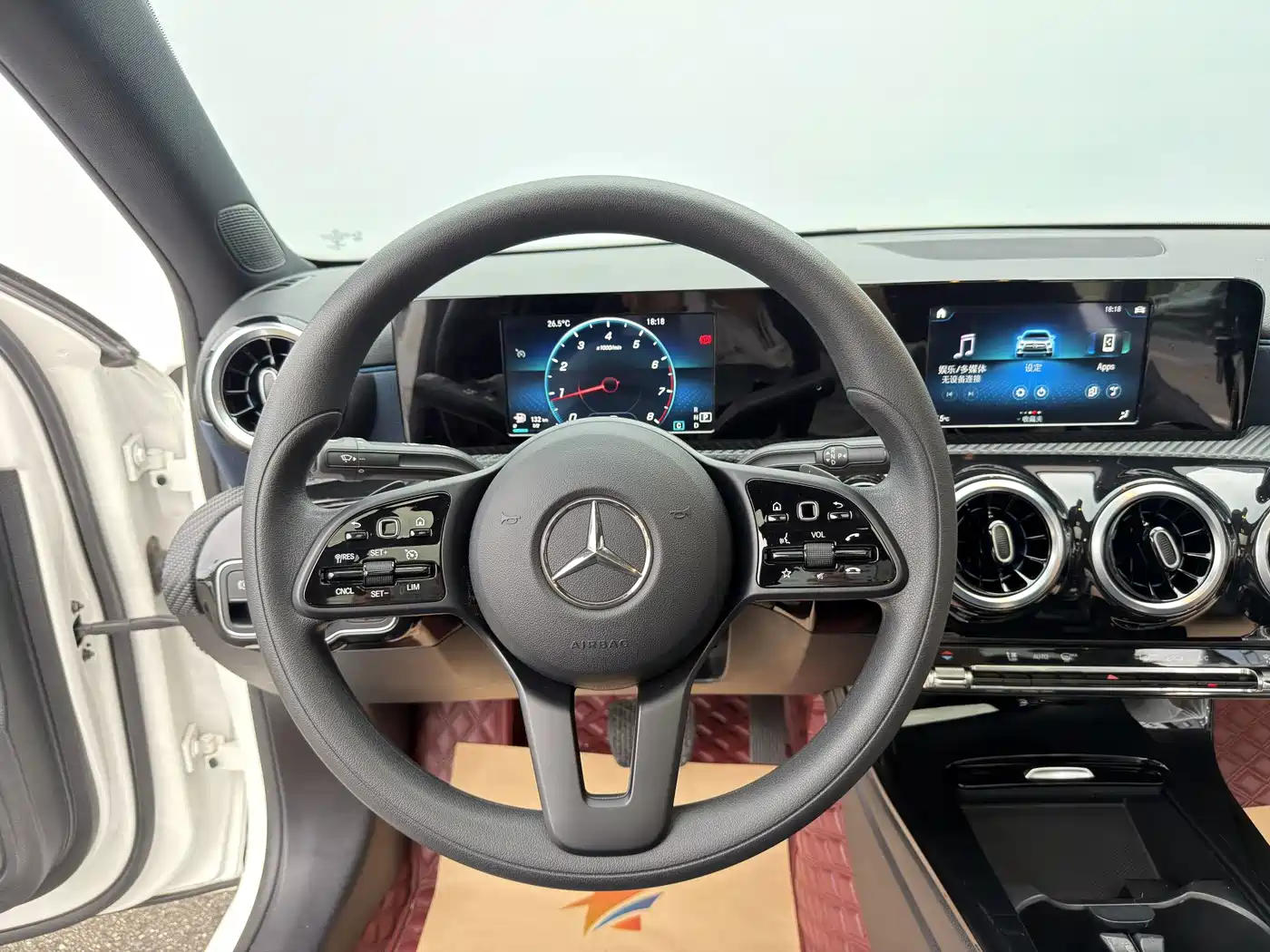 صورة 7 - Mercedes-Benz A-Class