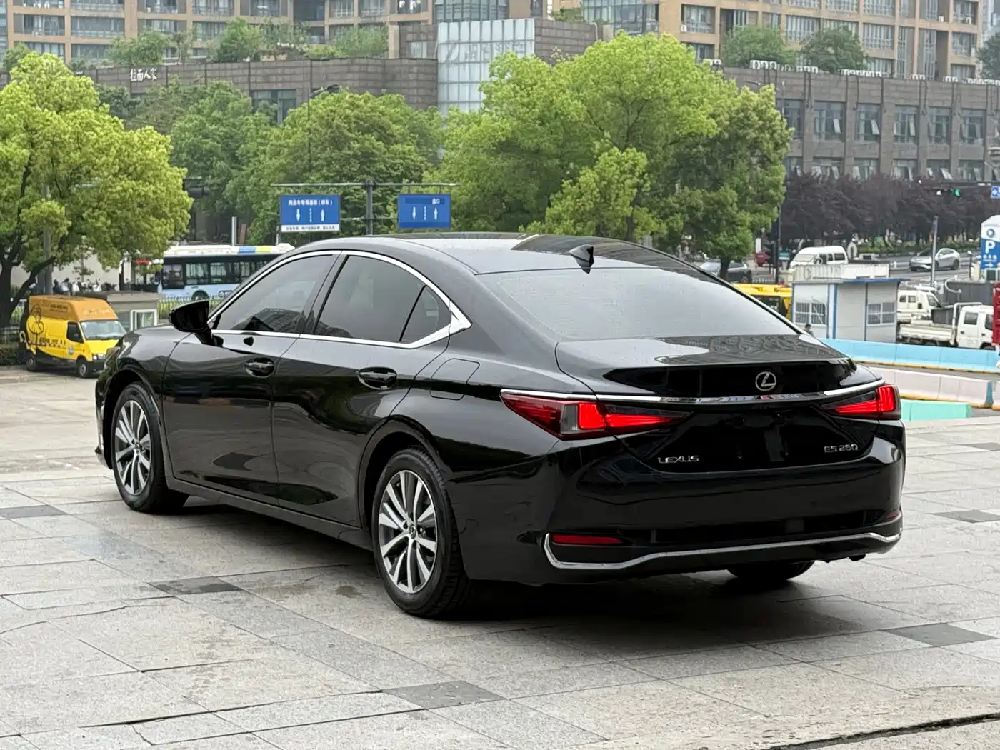 Lexus ES 2018 260 Excellence Edition China V фото 20