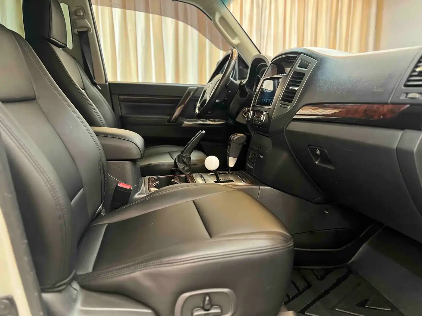 Mitsubishi Pajero (Import) 2016 3.0L Automatic Premium (China V) фото 22