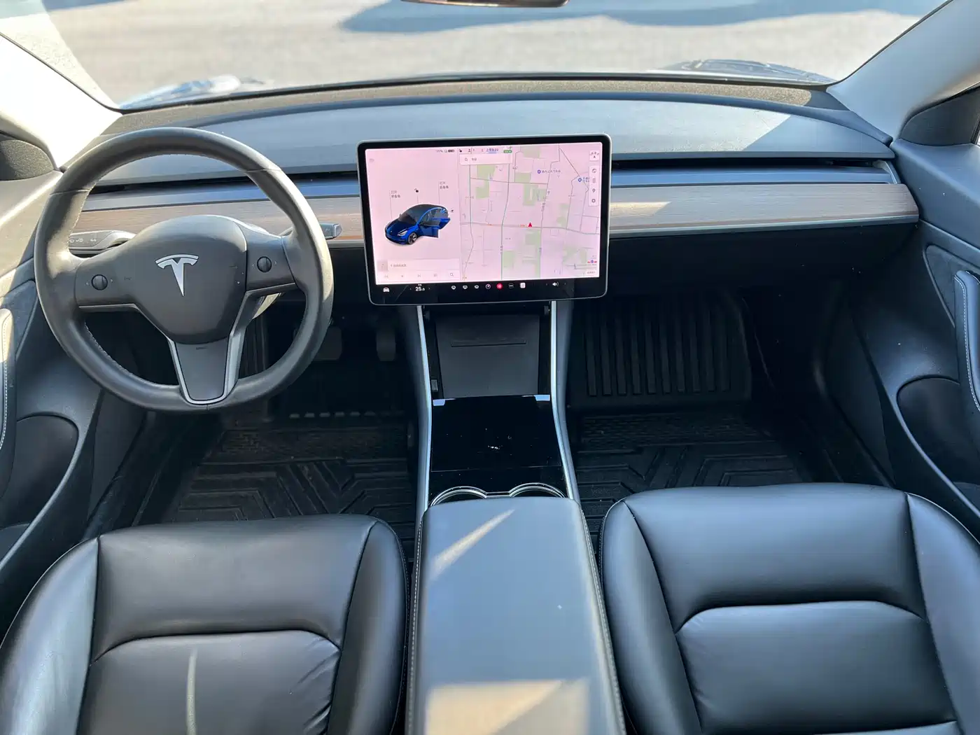 TESLA MODEL 3