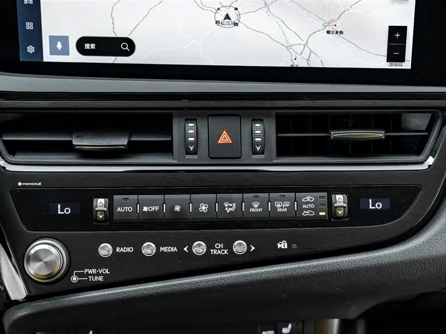 Lexus ES 2023 200 Excellence Edition фото 32