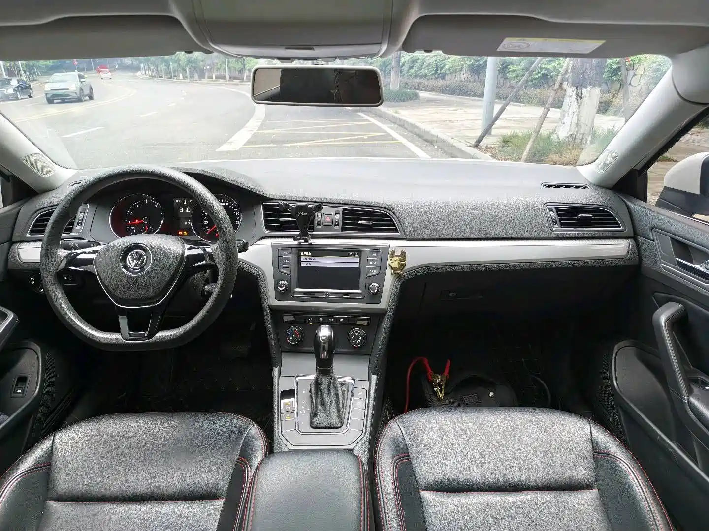 Photo 8 - Volkswagen Lamando