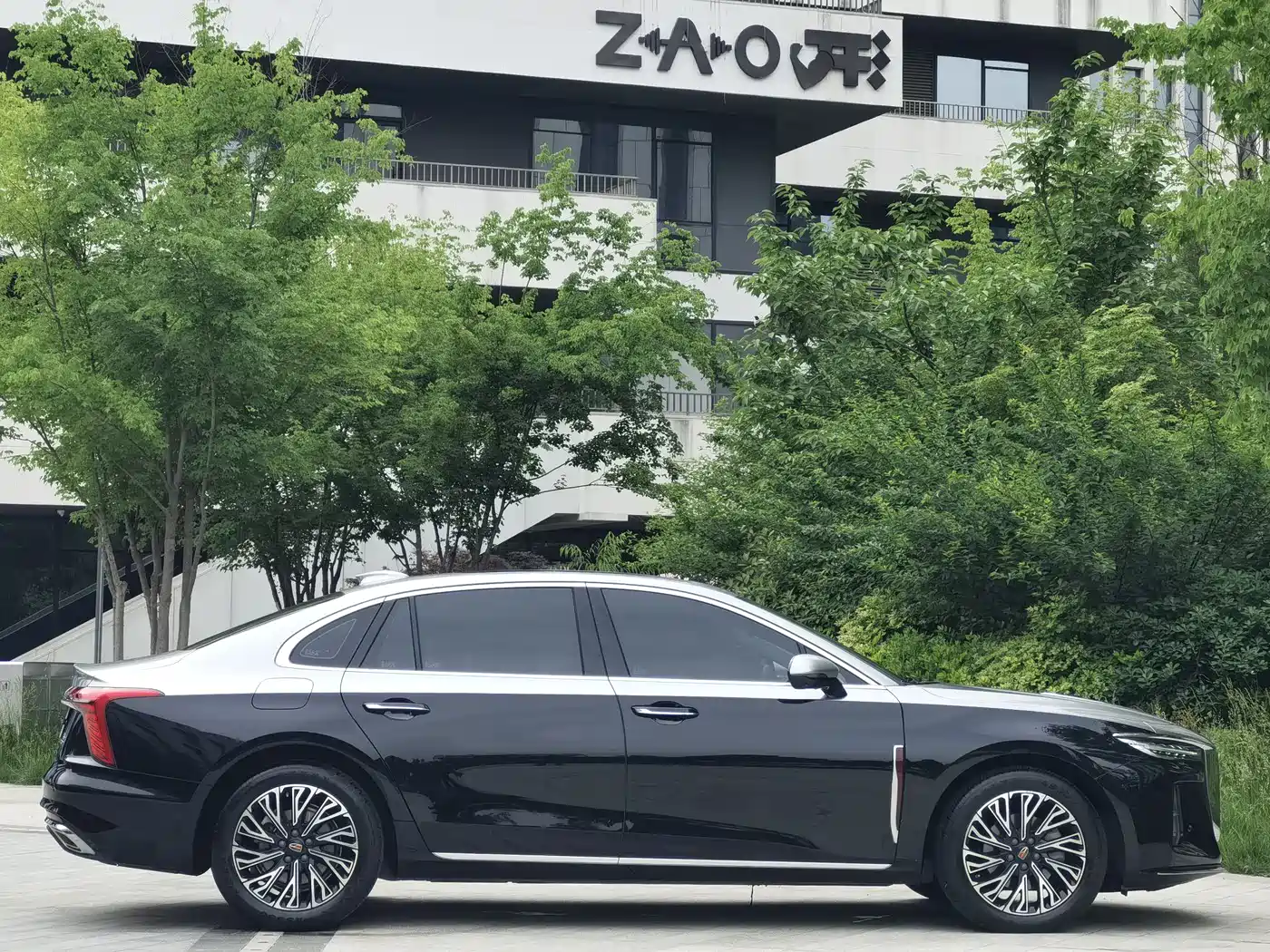 Hongqi H5 2024 2.0T Automatic Smart Connect Flag Smooth Edition фото 7