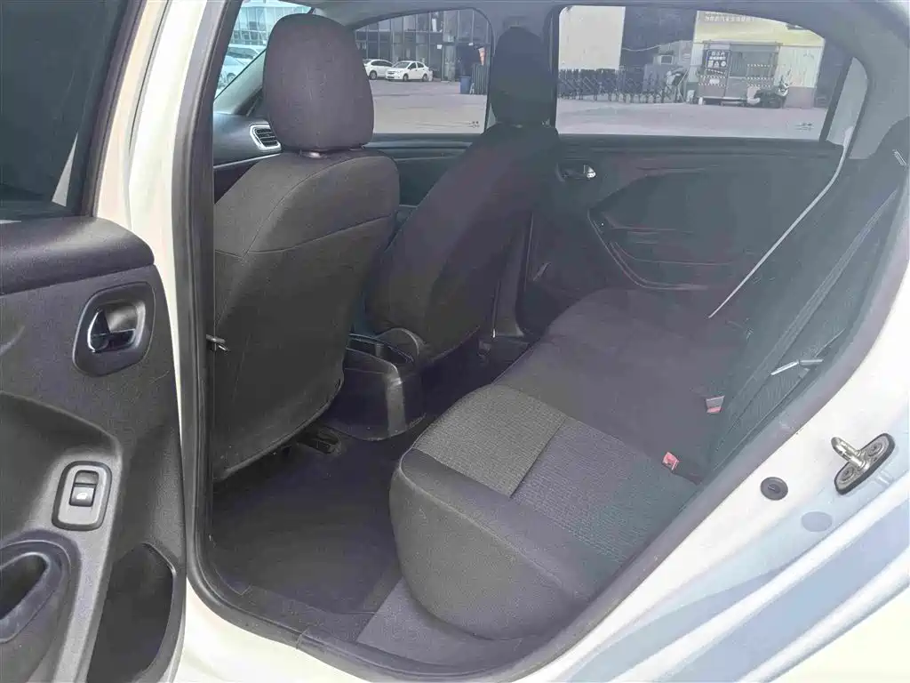 Фото 6 - Peugeot 301