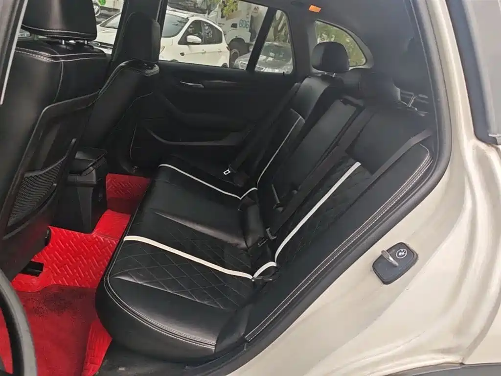 BMW X1 2015 Model sDrive18i Fashion Advanced Edition фото 17