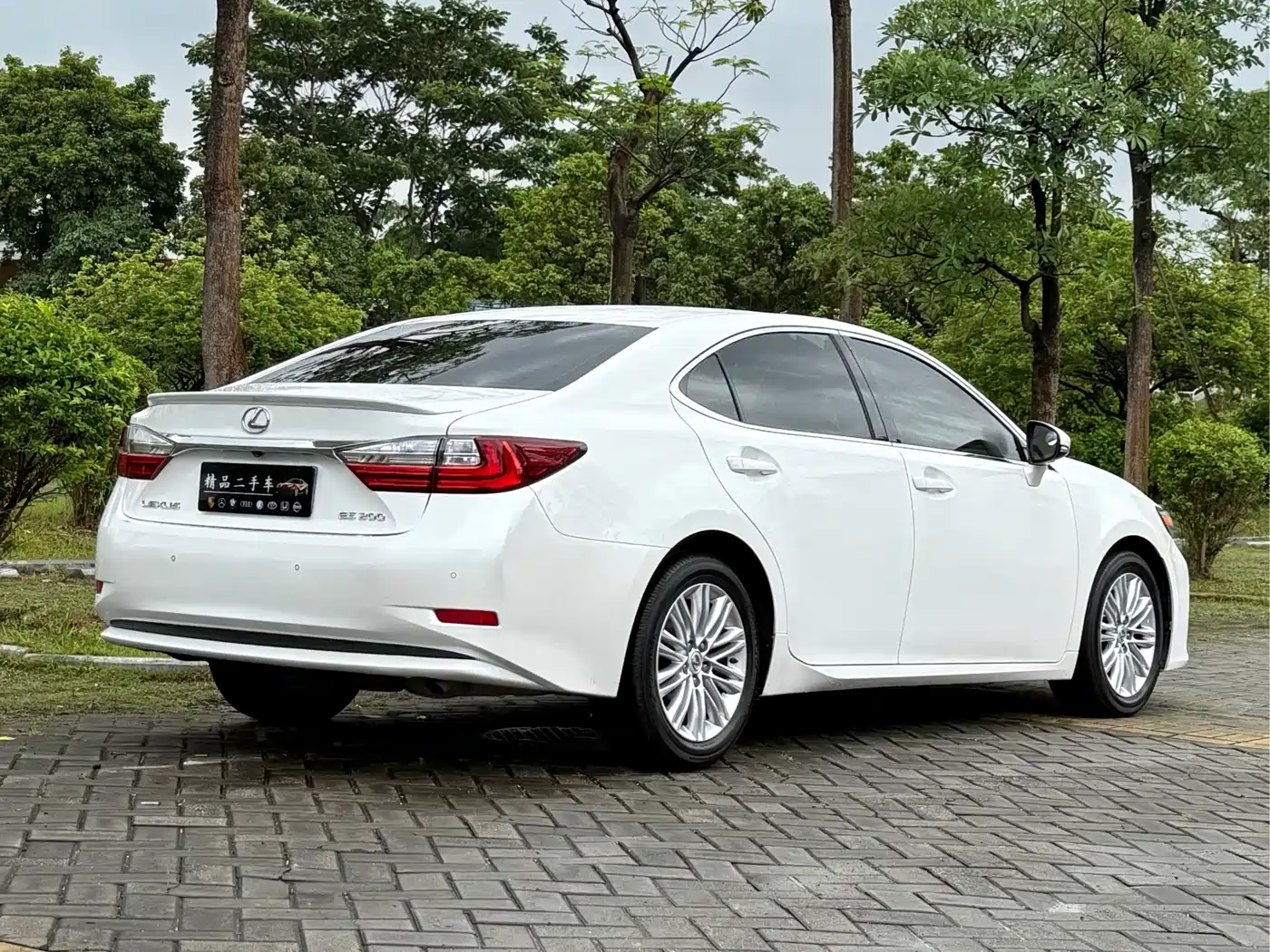 Lexus ES 2015 200 Elite Edition фото 16
